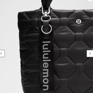 Lululemon Never Lost Key Chain Black/White/Silver